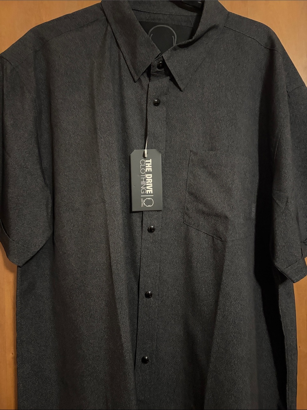 Men’s Black Short-Sleeve Button-Down Shirt